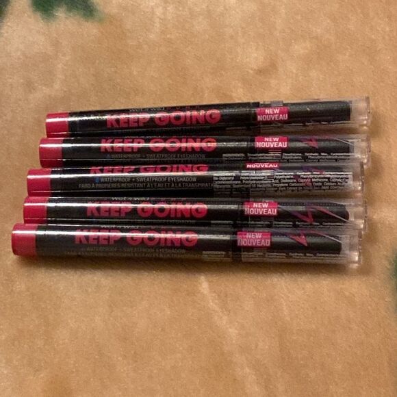 New Wet n Wild Keeps Going Waterproof Sweatproof Eyeshadow Running Naked Set 5 - Picture 1 of 6